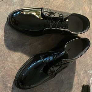 High gloss dress shoes Men
